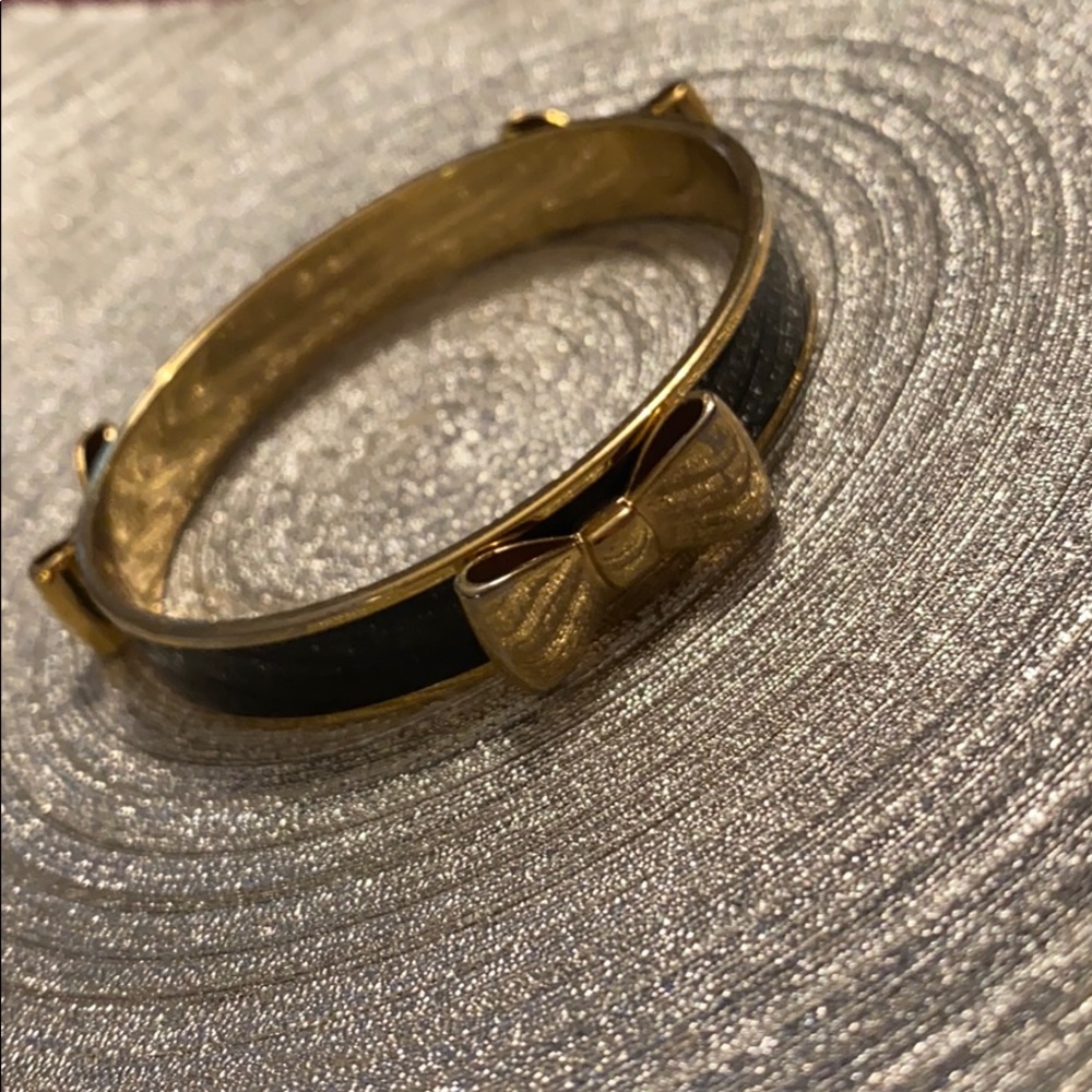 Bow bangle